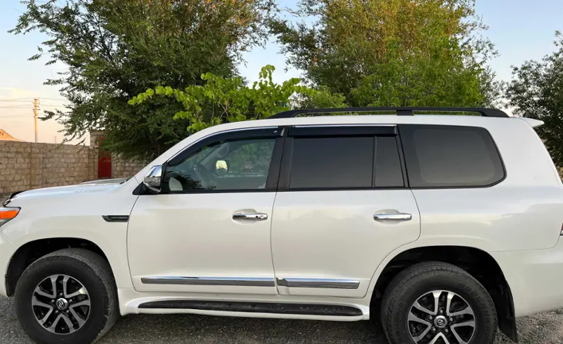 Toyota Land Cruiser 2014 года за 25 000 000 тг. в Актау