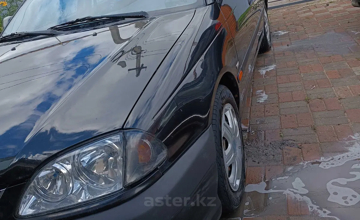 Toyota Avensis 2002