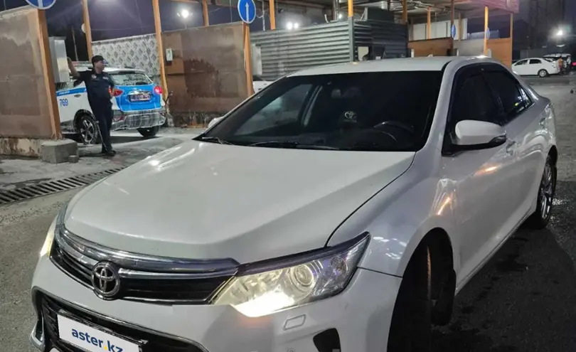 Toyota Camry 2017 года за 10 800 000 тг. в Шымкент