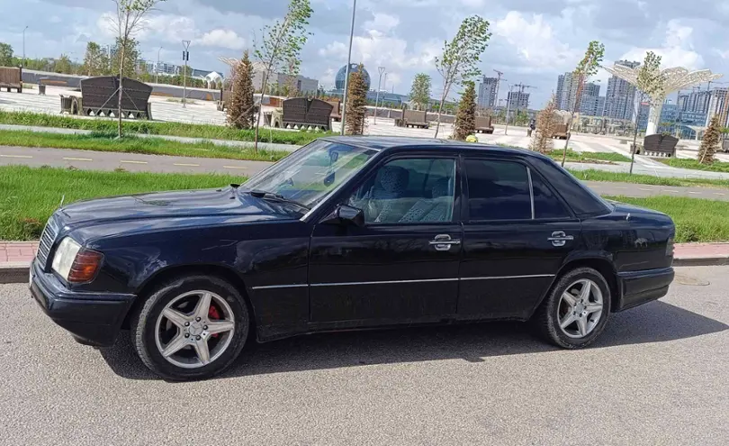 Mercedes-Benz E-Класс 1993 года за 2 200 000 тг. в Астана