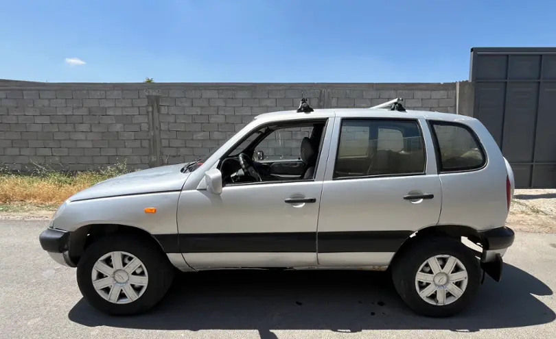 Chevrolet Niva 2005 года за 1 200 000 тг. в Шымкент