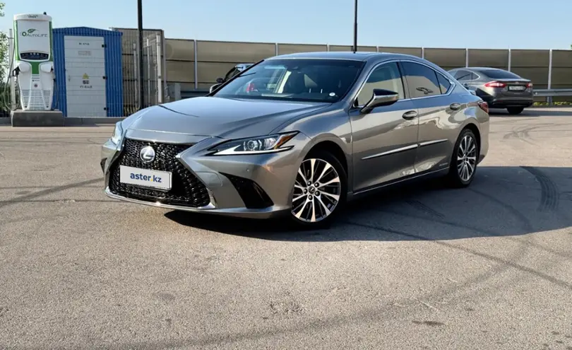 Lexus ES 2019 года за 16 500 000 тг. в Алматы