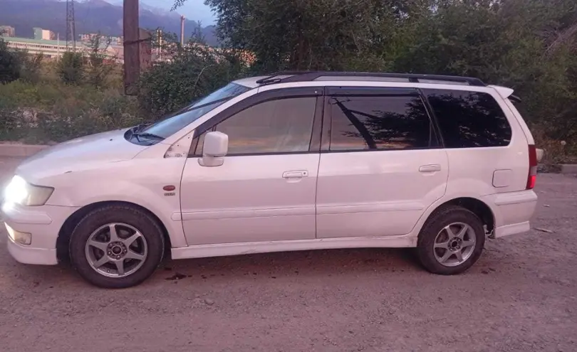 Mitsubishi Chariot 1998 года за 1 900 000 тг. в Алматы