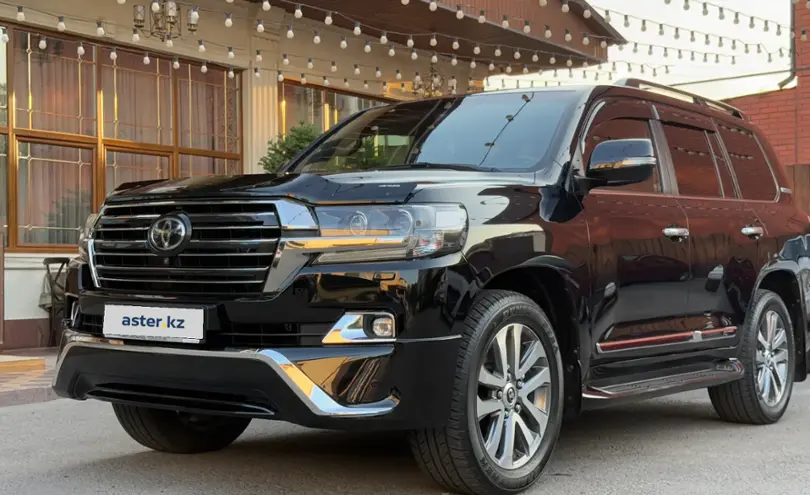Toyota Land Cruiser 2017 года за 35 000 000 тг. в Алматы