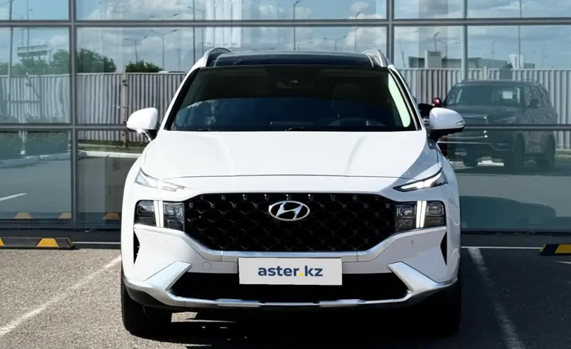 Hyundai Santa Fe 2023 года за 18 600 000 тг. в Астана