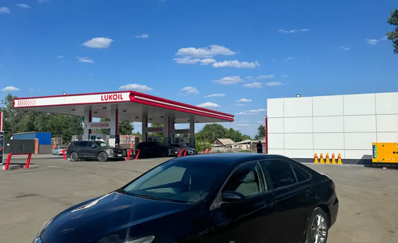 Toyota Camry 2015 года за 8 300 000 тг. в Семей