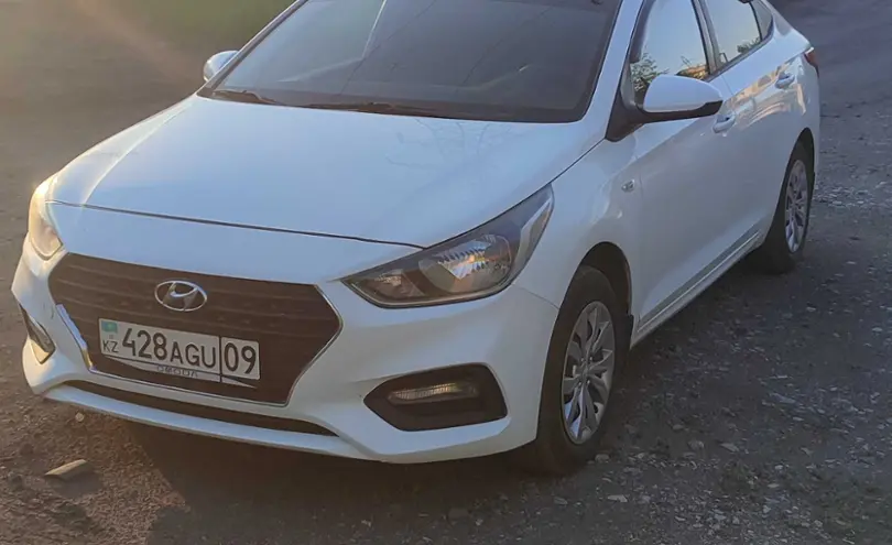 Hyundai Accent 2018 года за 5 400 000 тг. в Караганда