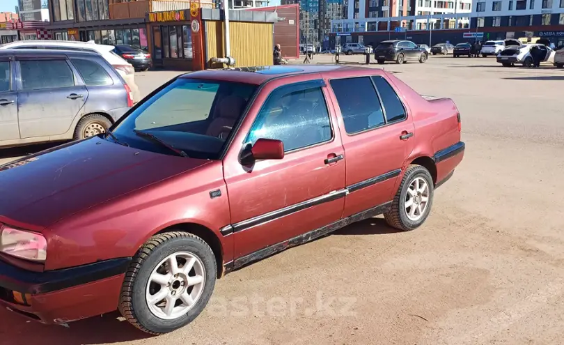 Volkswagen Vento 1992 года за 800 000 тг. в Астана
