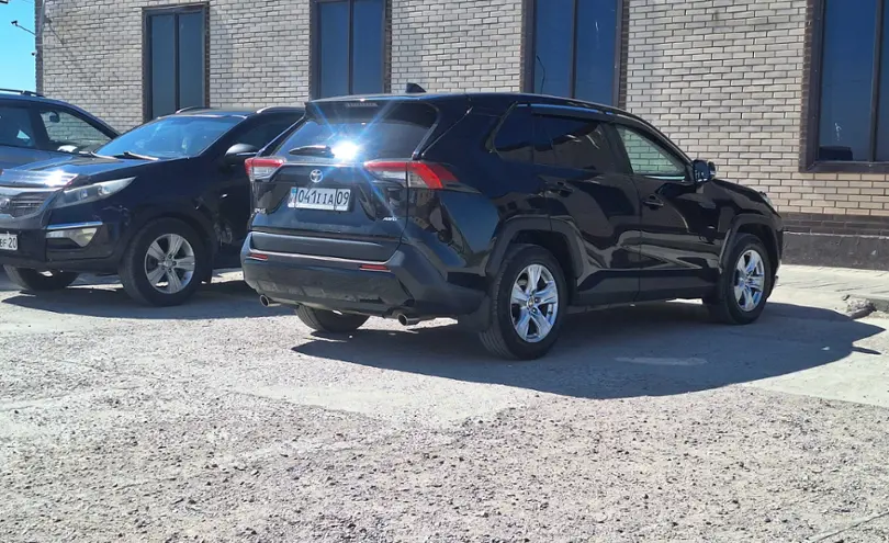 Toyota RAV4 2019 года за 13 000 000 тг. в Караганда