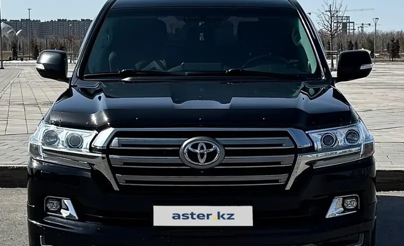 Toyota Land Cruiser 2015 года за 27 000 000 тг. в Астана
