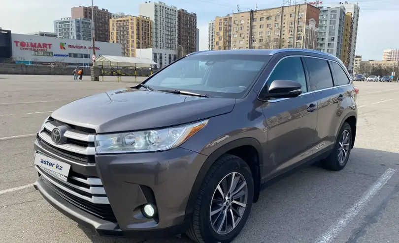 Toyota Highlander 2019 года за 17 500 000 тг. в Алматы