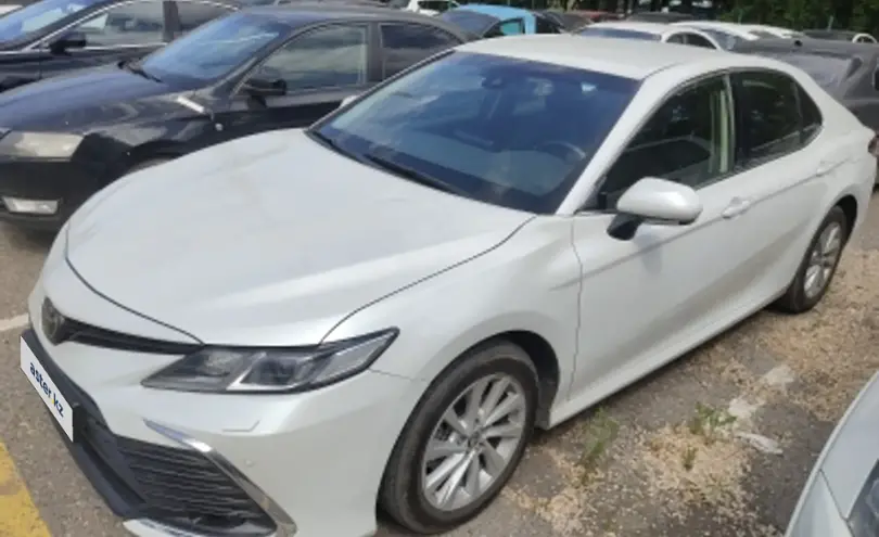 Toyota Camry 2023 года за 15 438 000 тг. в Алматы