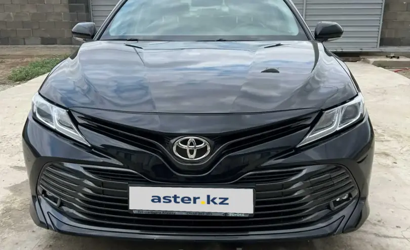 Toyota Camry 2018 года за 11 500 000 тг. в Атырау