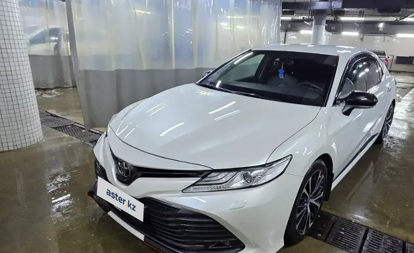 Toyota Camry 2020 года за 15 000 000 тг. в Астана