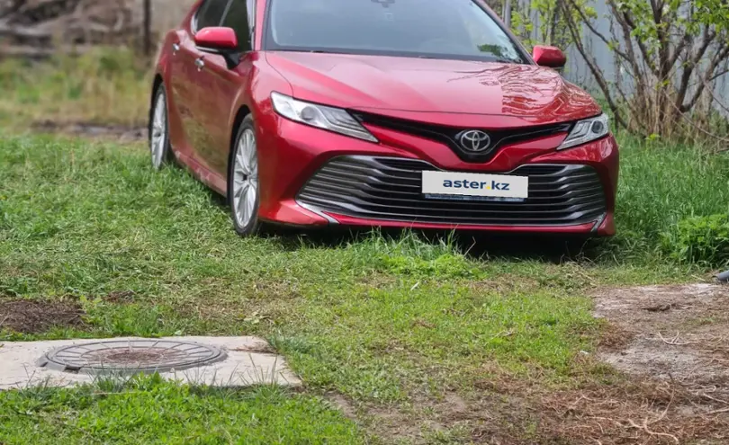 Toyota Camry 2019 года за 13 000 000 тг. в Алматы
