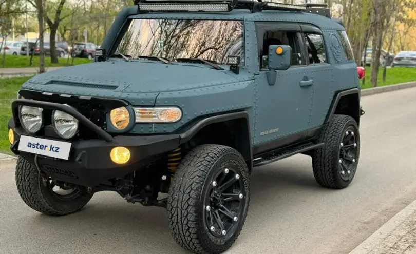 Toyota FJ Cruiser 2006 года за 14 700 000 тг. в Алматы