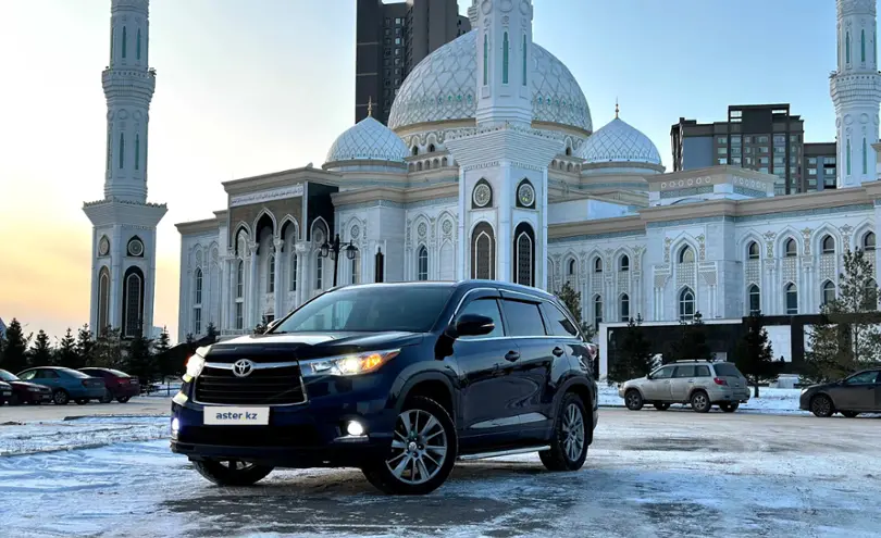 Toyota Highlander 2014 года за 16 600 000 тг. в Астана
