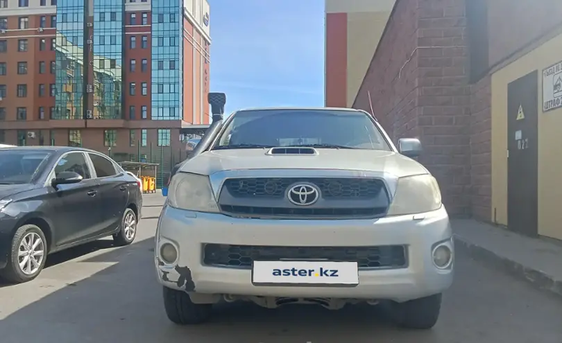 Toyota Hilux 2010 года за 5 500 000 тг. в Астана