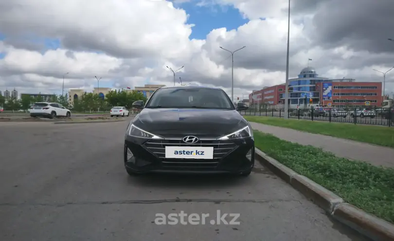 Hyundai Elantra 2019 года за 9 300 000 тг. в Астана