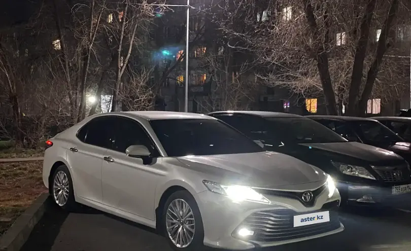 Toyota Camry 2018 года за 14 000 000 тг. в Павлодар