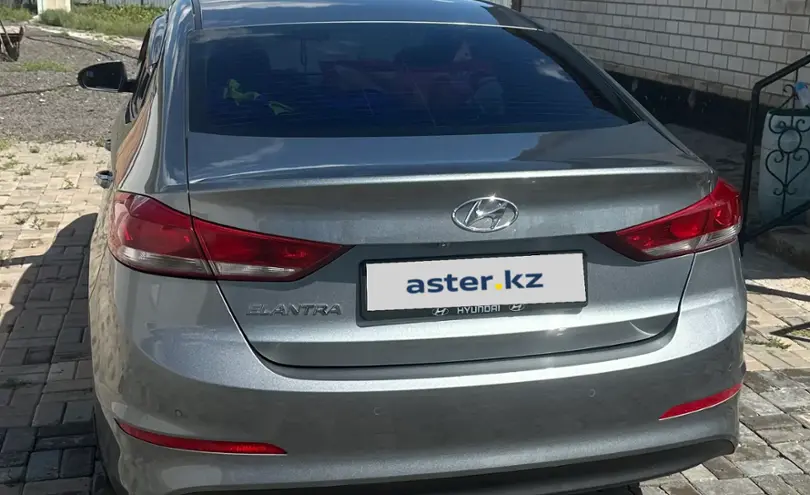 Hyundai Elantra 2018 года за 7 500 000 тг. в Астана