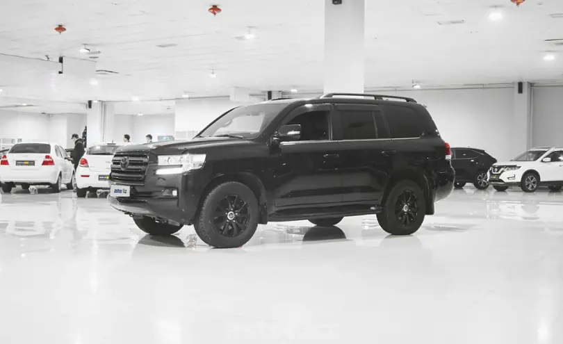 Toyota Land Cruiser 2018 года за 30 200 000 тг. в Алматы