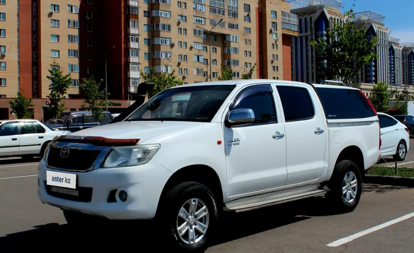 Toyota Hilux 2013 года за 11 500 000 тг. в Астана