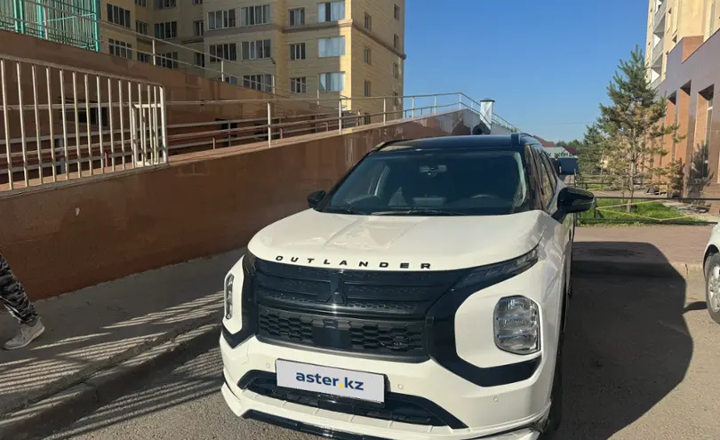 Mitsubishi Outlander 2023 года за 15 500 000 тг. в Астана