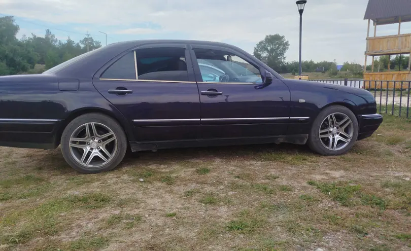 Mercedes-Benz E-Класс 1998 года за 3 500 000 тг. в Карагандинская область