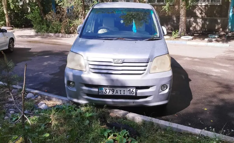 Toyota Noah 2002 года за 3 500 000 тг. в Усть-Каменогорск