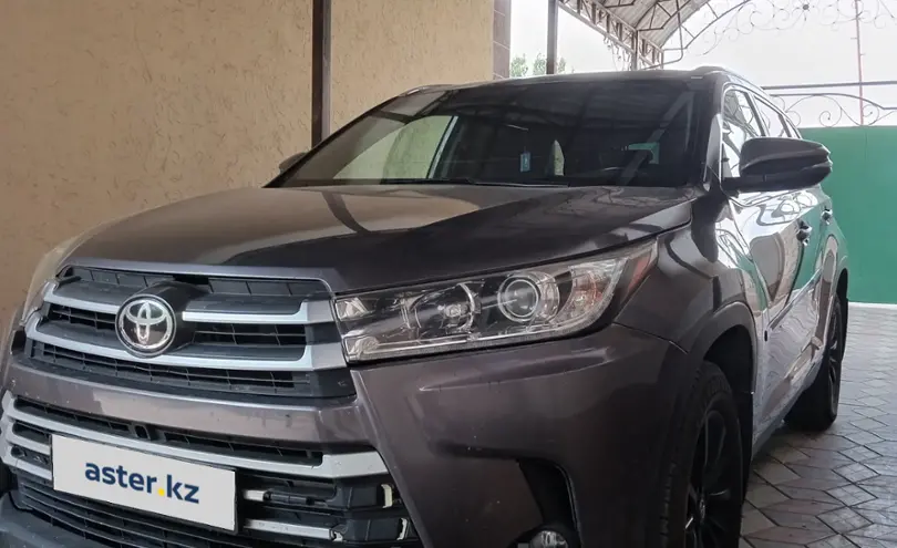 Toyota Highlander 2019 года за 19 000 000 тг. в Шымкент