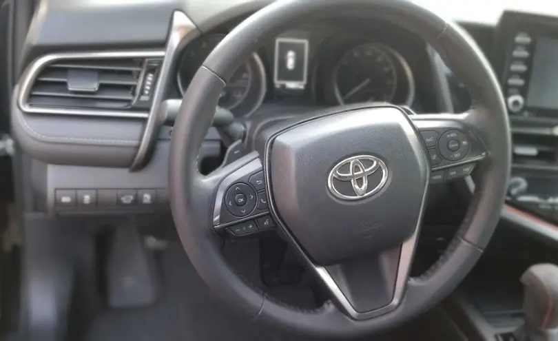 Toyota Camry 2023 года за 17 000 000 тг. в Астана