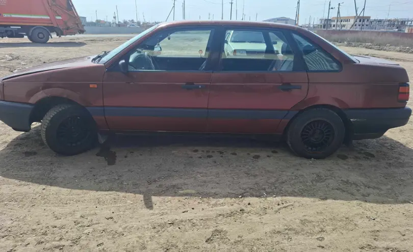 Volkswagen Passat 1992 года за 900 000 тг. в Уральск фото 3