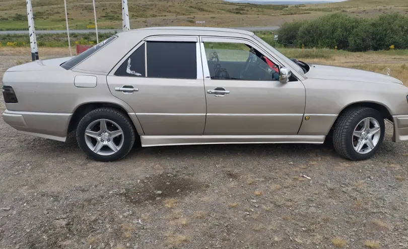 Mercedes-Benz E-Класс 1992 года за 1 700 000 тг. в Караганда фото 3