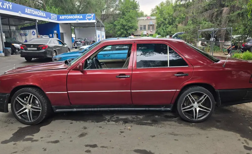 Mercedes-Benz E-Класс 1992 года за 900 000 тг. в Алматы