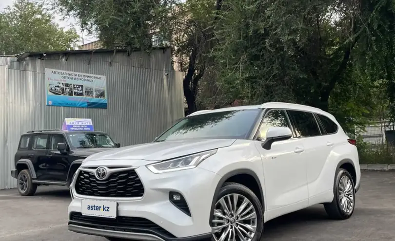 Toyota Highlander 2024 года за 28 000 000 тг. в Алматы
