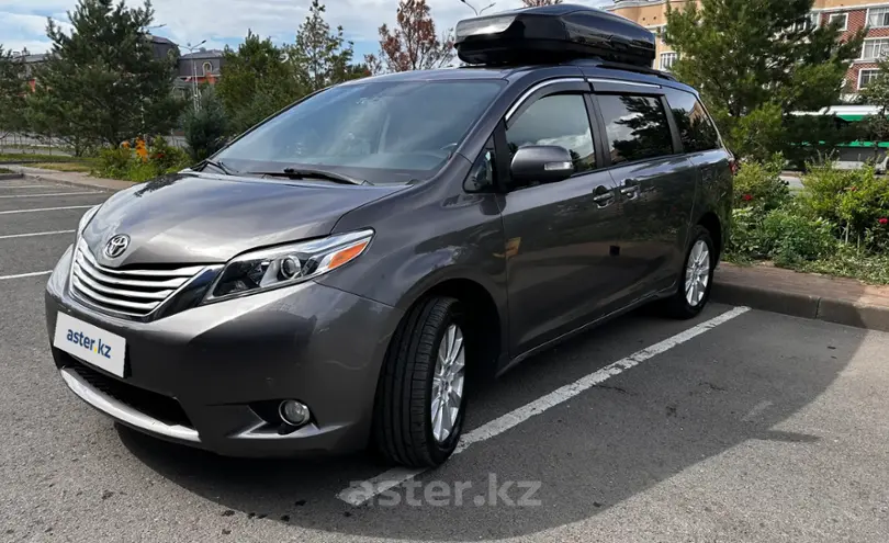 Toyota Sienna 2017 года за 17 000 000 тг. в Астана