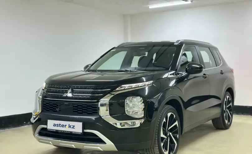 Mitsubishi Outlander 2023 года за 17 300 000 тг. в Астана