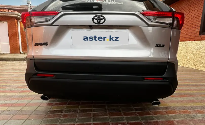 Toyota RAV4 2020 года за 13 600 000 тг. в Атырауская область фото 4