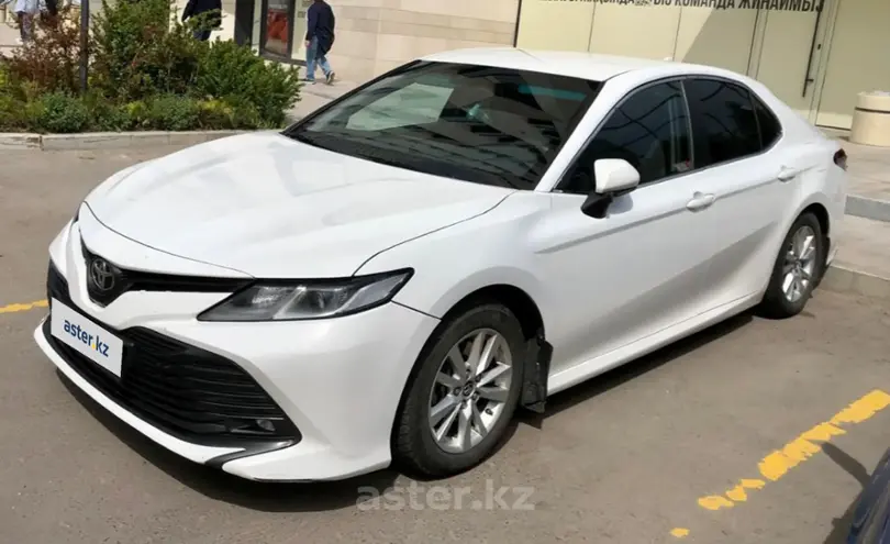 Toyota Camry 2018 года за 11 000 000 тг. в Астана