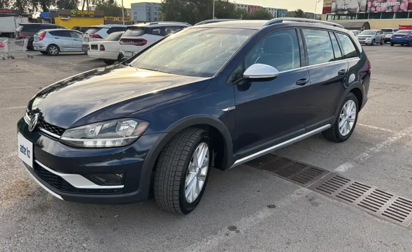 Volkswagen Golf 2019 года за 9 700 000 тг. в Алматы