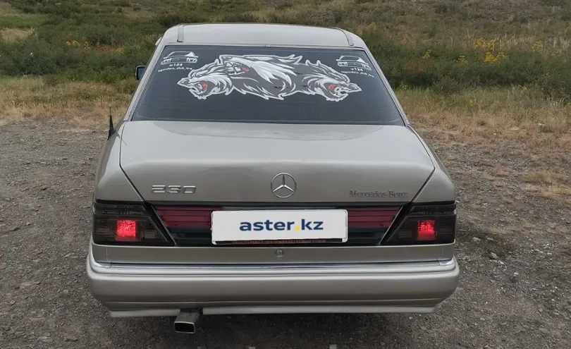 Mercedes-Benz E-Класс 1992 года за 1 700 000 тг. в Караганда фото 4