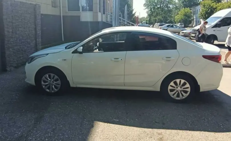 Kia Rio 2018 года за 6 000 000 тг. в Павлодарская область фото 2