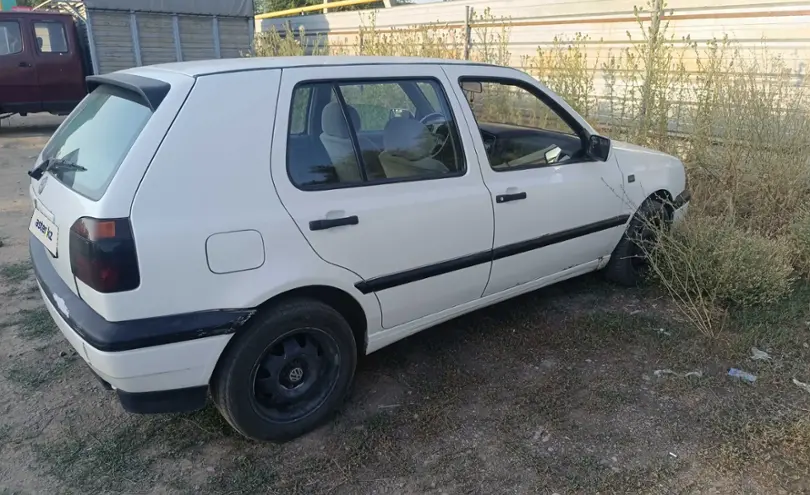 Volkswagen Golf 1994 года за 1 500 000 тг. в Алматы