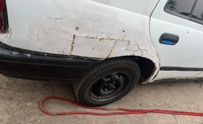 Nissan Sunny 1993