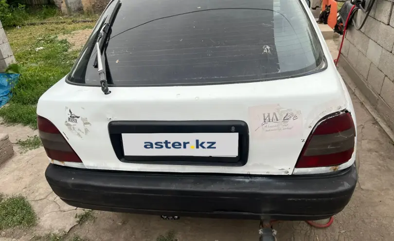 Nissan Sunny 1993