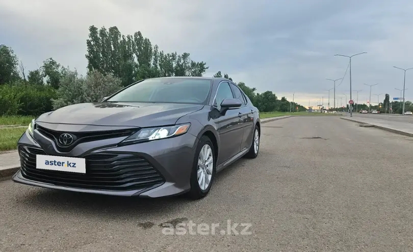 Toyota Camry 2020 года за 12 800 000 тг. в Астана