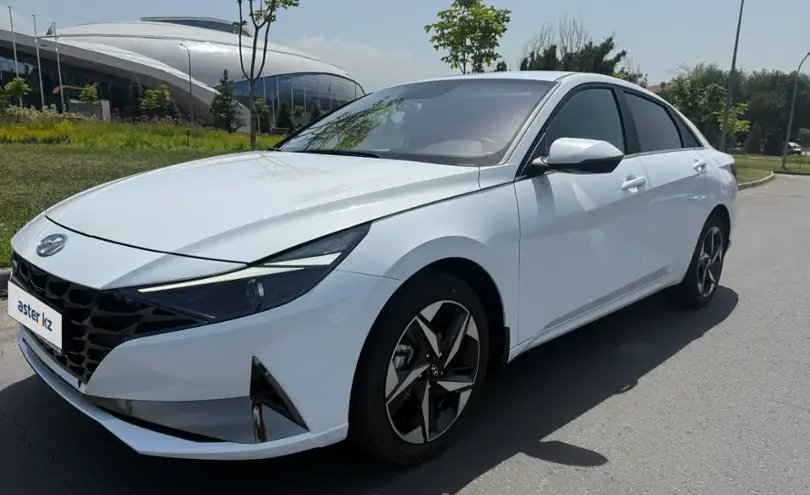 Hyundai Elantra 2022 года за 11 000 000 тг. в Алматы