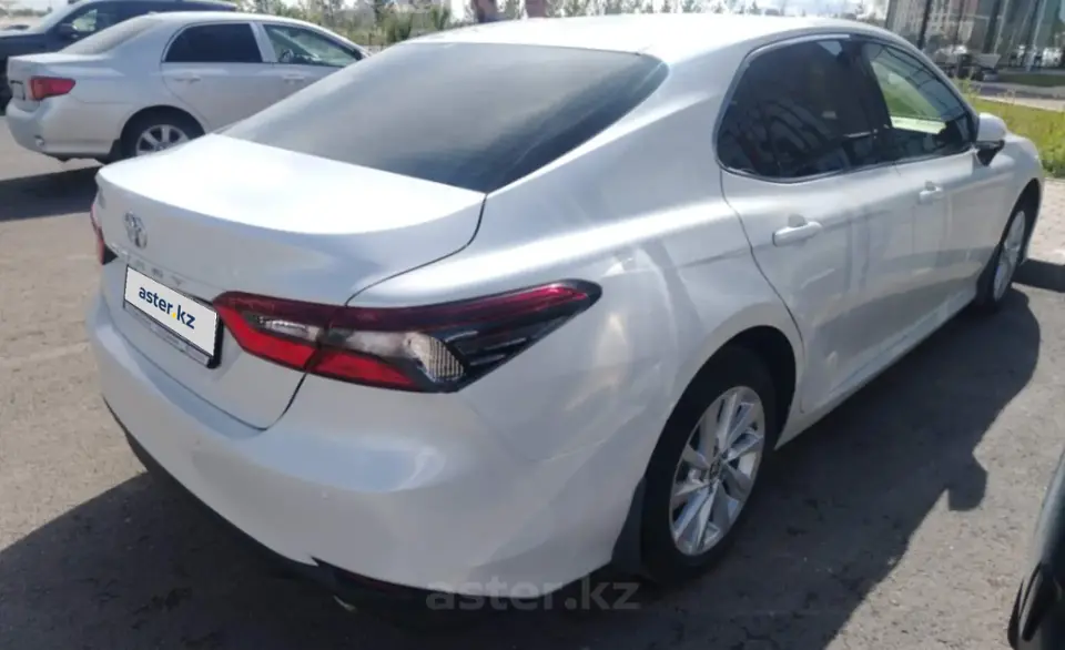 Toyota Camry 2023 года за 16 000 000 тг. в Астана