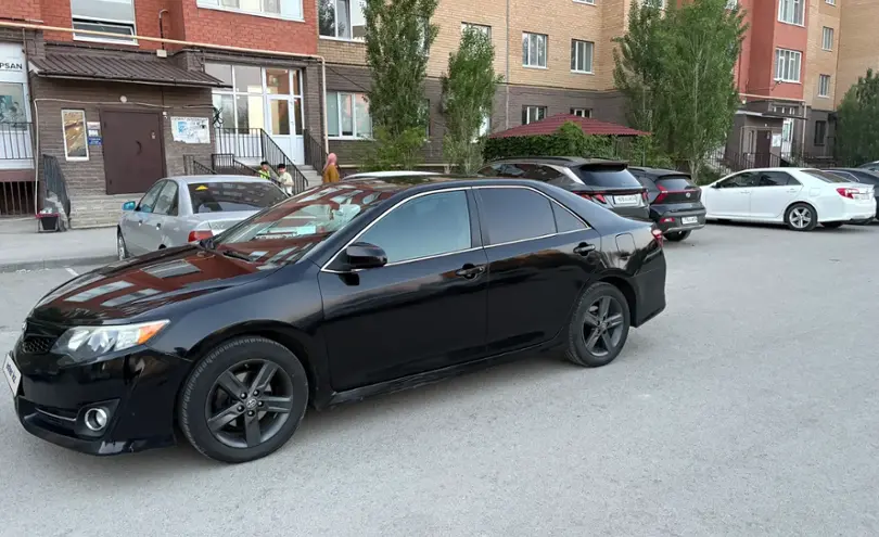 Toyota Camry 2014 года за 7 800 000 тг. в Актобе